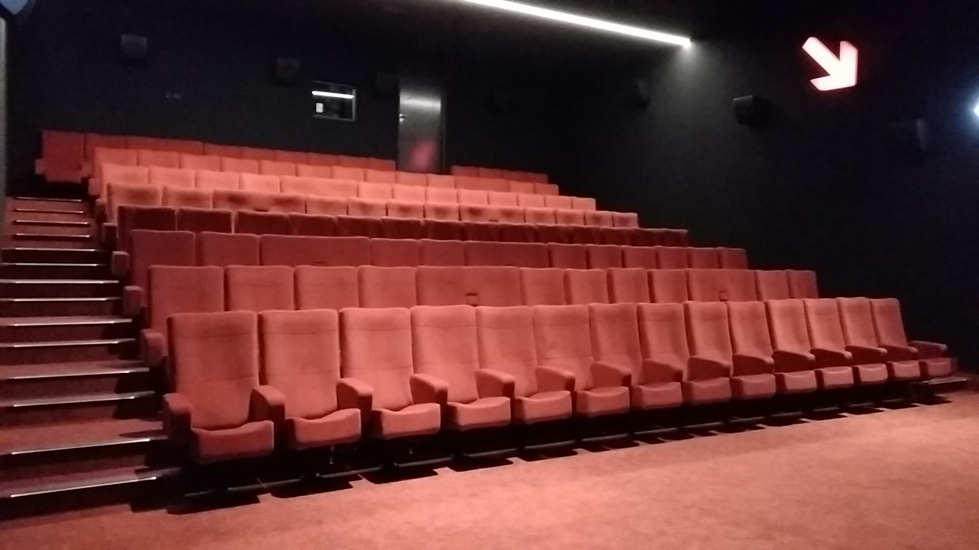 Kleslo - fauteuil Inertie - Leader de fabrication de fauteuils cinéma, théâtre ... Cinéma confluence sablé sur Sarthe v2